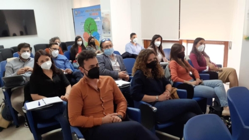 I biologi ascoltano l’intervento del dott. Rufolo